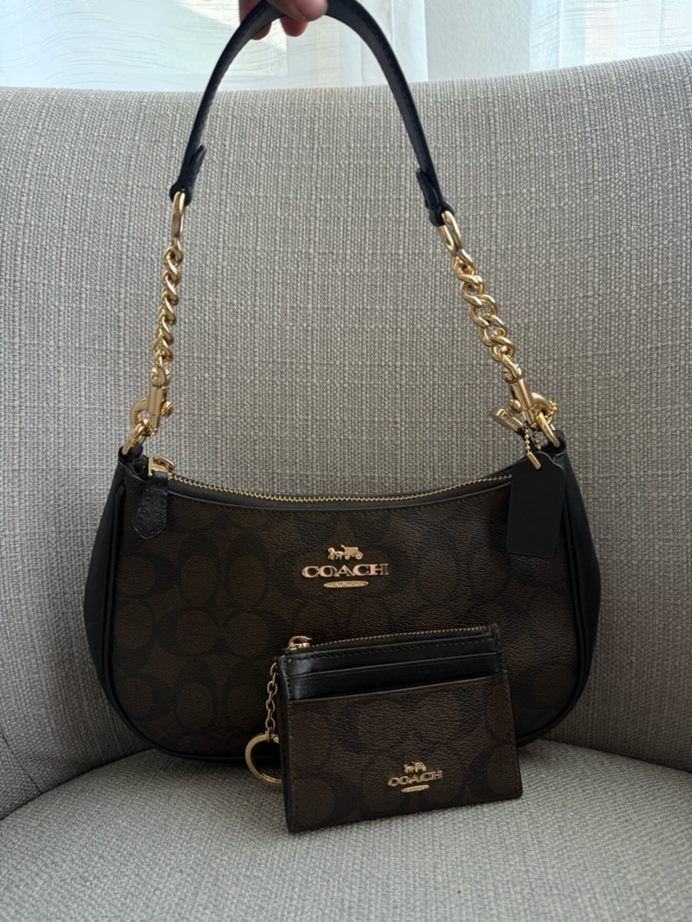 COACH TERI SHOULDER BAG + ID CARD HOLDER SET 🍒🤎